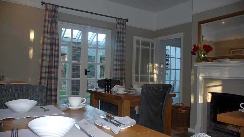 Lockgate Dairy Bed and Breakfast Chichester Exteriör bild